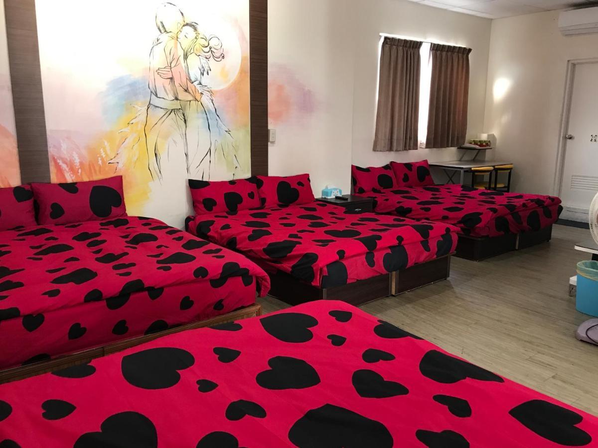 Mickey House-Fuxing Apartment Taichung Exterior photo