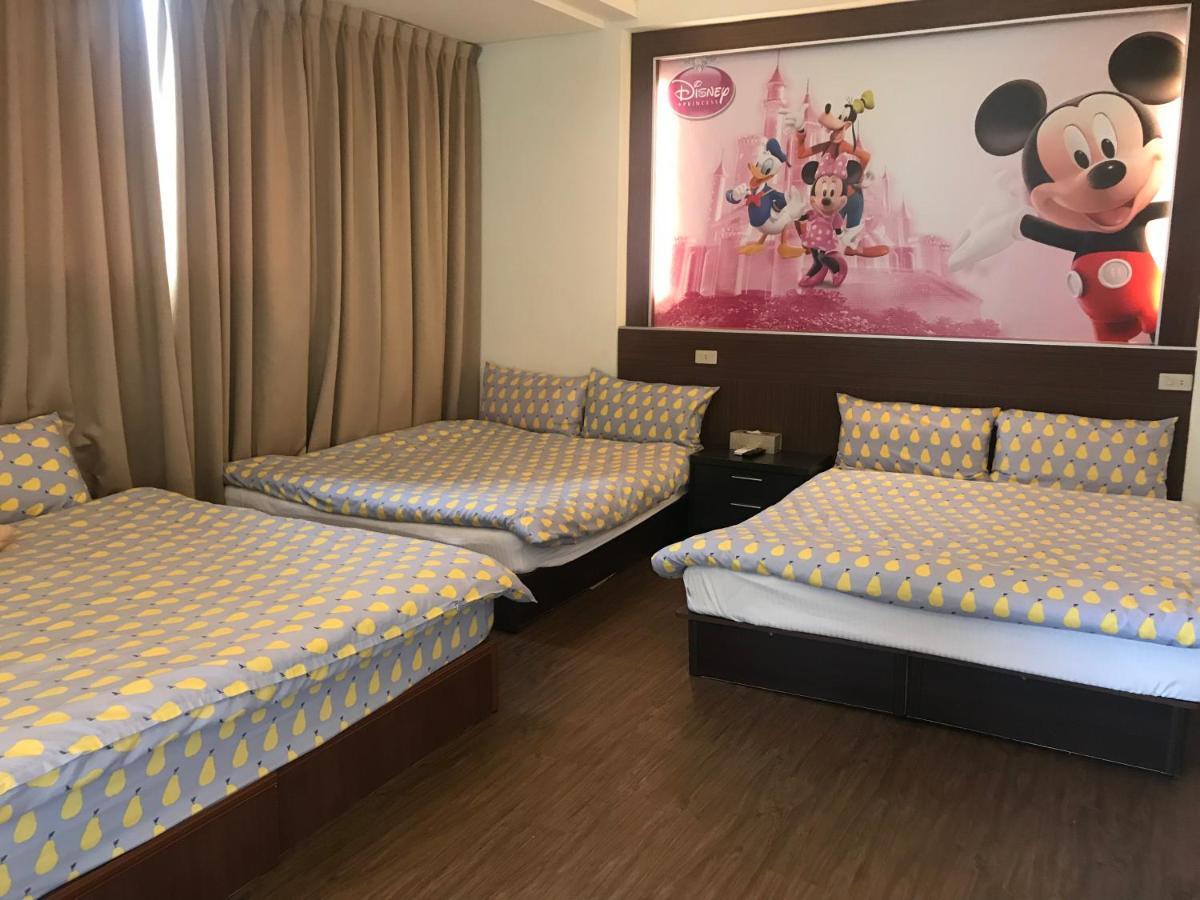 Mickey House-Fuxing Apartment Taichung Exterior photo