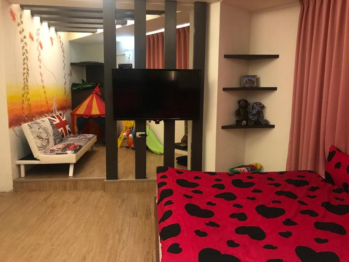 Mickey House-Fuxing Apartment Taichung Exterior photo